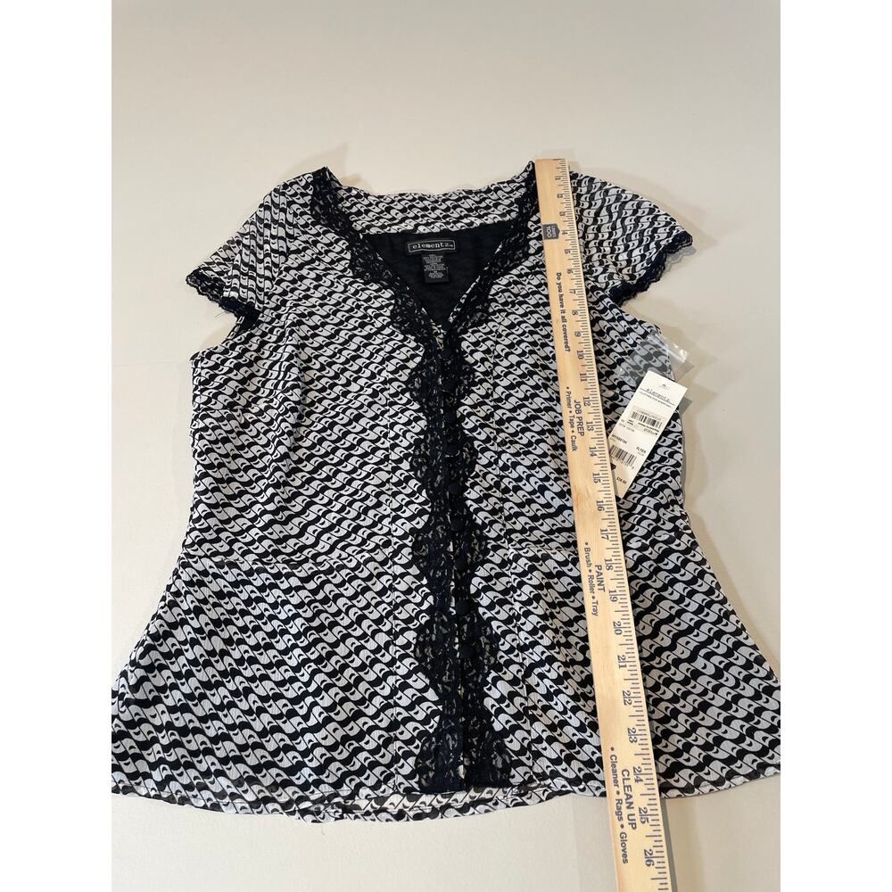NWT Elementz Black & White Button‑Front Top with Lace Detail Size M - Picture 5 of 6